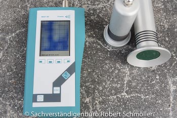 Prüfung Materialfeuchtemessung und Feuchtigkeitsmessung mit dem Mikrowellenverfahren Moist B350 des oeffentlich bestellten und vereidigten Sachverstaendigen Robert Schmoeller, Sachverständigenbüro Robert Schmöller in Rosenheim